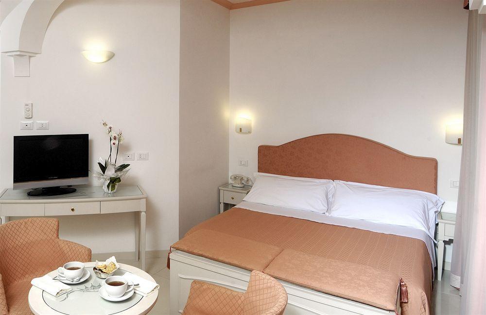 Hotel Al Cavallino Bianco リッチョーネ エクステリア 写真